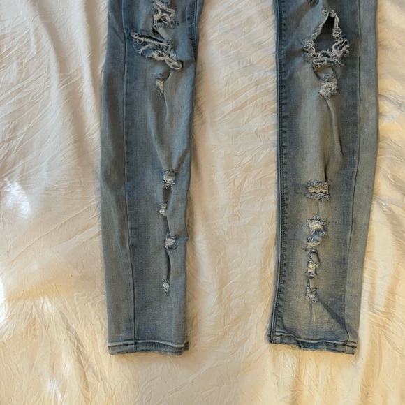 Cute Cut Out/Ripped Skinny Jeans - Picture 2 of 10